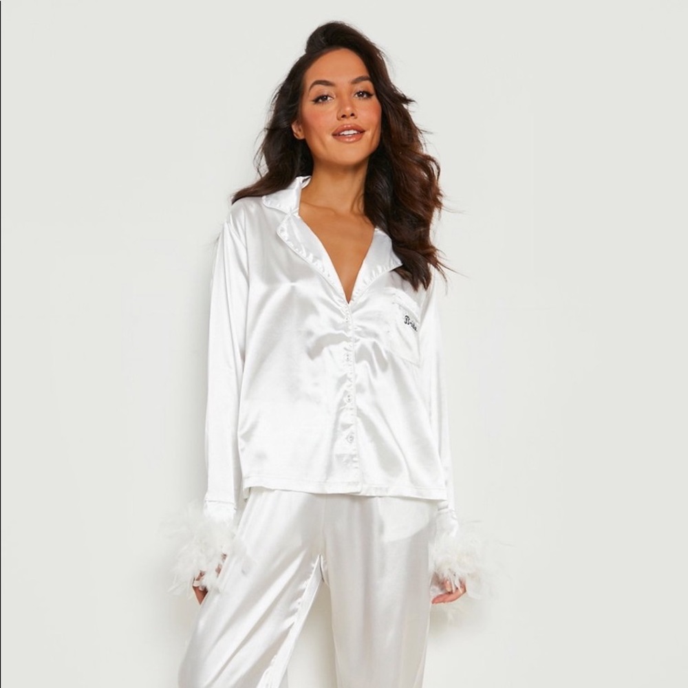 BRIDE FEATHER PAJAMAS SET white
